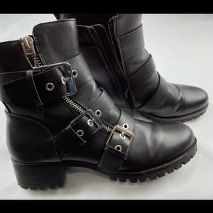 DOLCE VITA BOOTIES SIZE 9